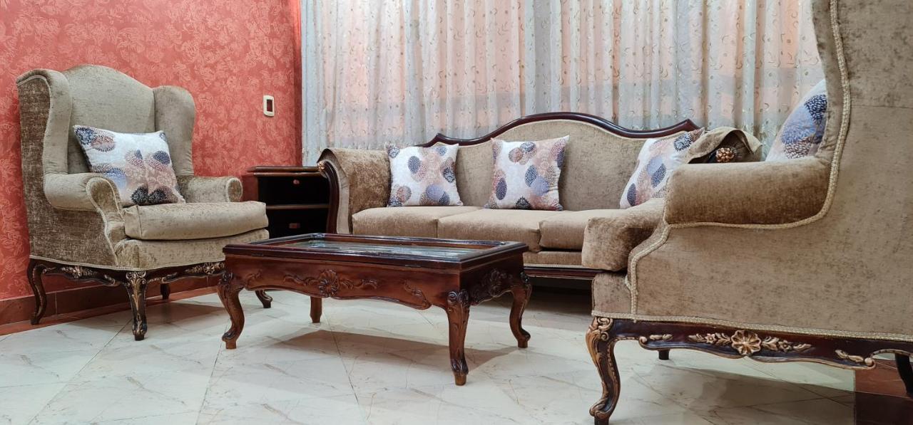 Comfy 3 Bedrooms Apartment In Cairo 96 ภายนอก รูปภาพ