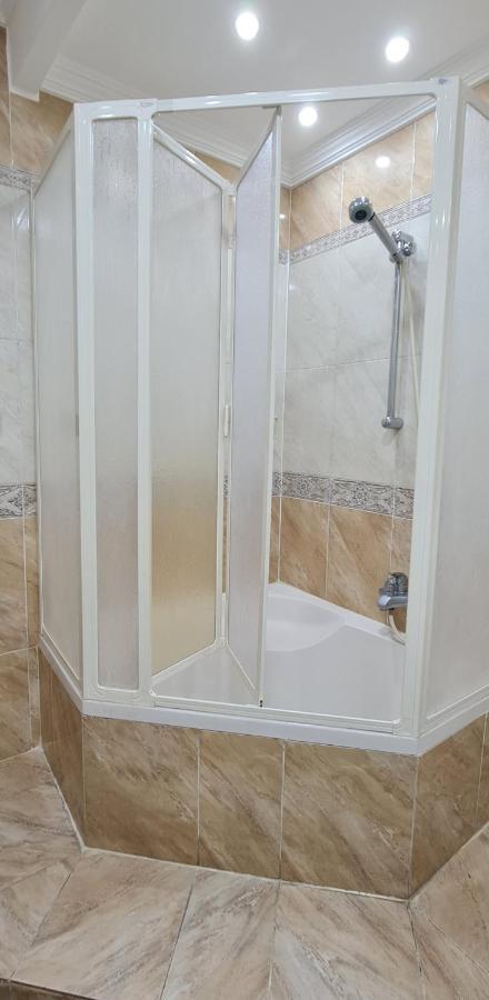 Comfy 3 Bedrooms Apartment In Cairo 96 ภายนอก รูปภาพ
